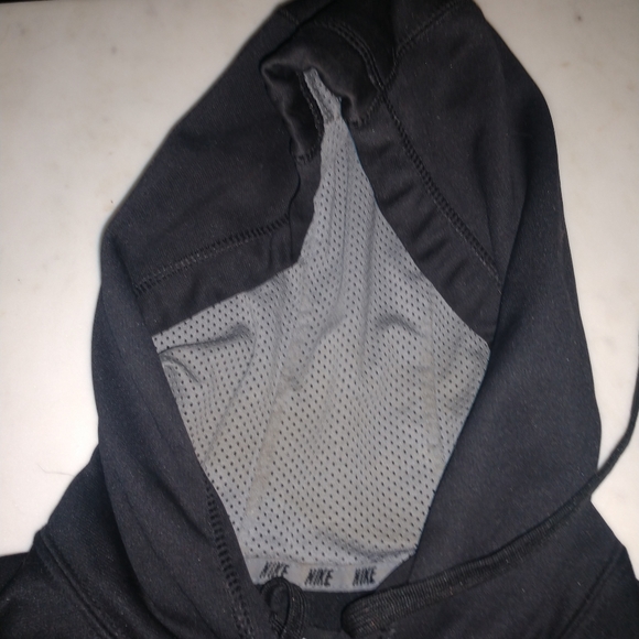 Offers Welcome Nike Hoodie holiday price drop - Picture 5 of 6